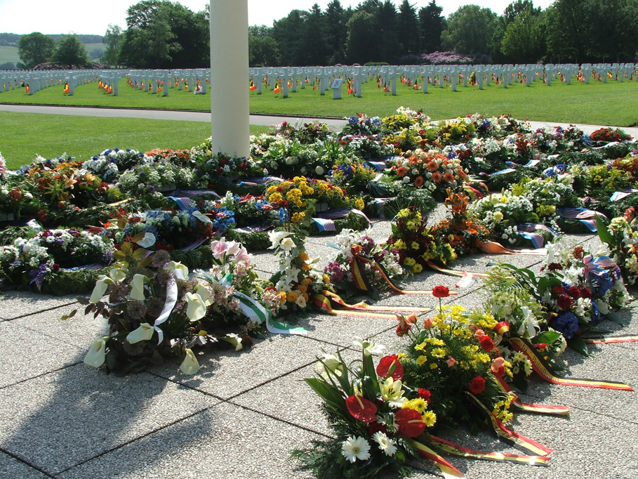 Wreaths for Memorial Day 2005